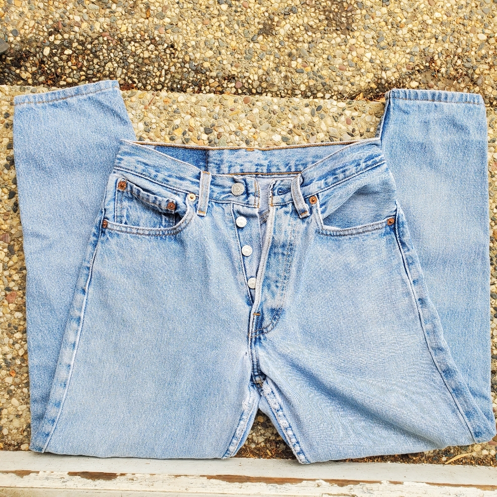 Vintage 26x30 levi 501s lightwash
